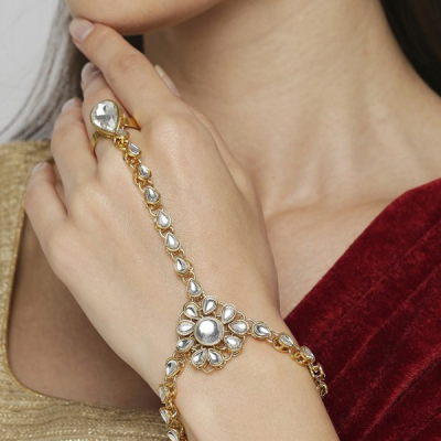 Women Gold Toned Kundan Studded Bracelet